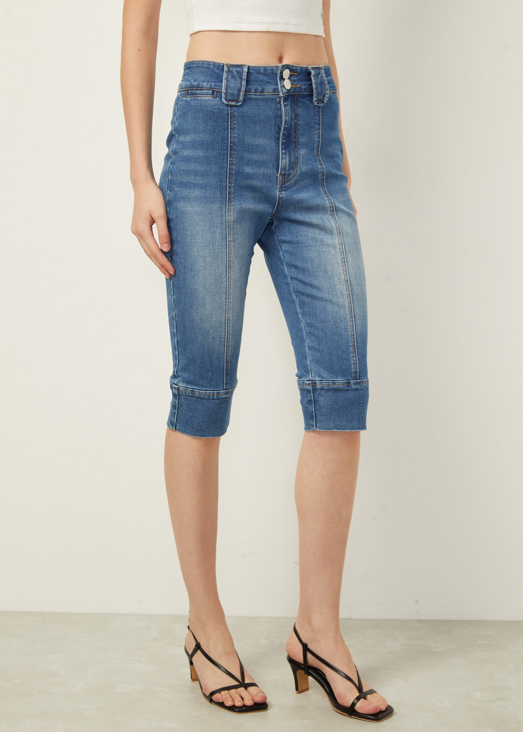 TURN UP CAPRI JEANS