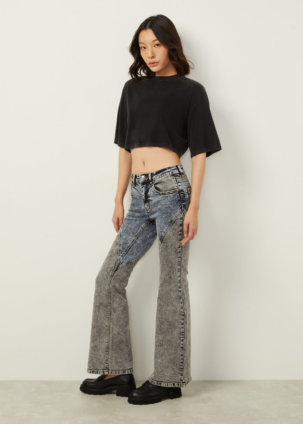 TWO-TONE FLARE JEANS