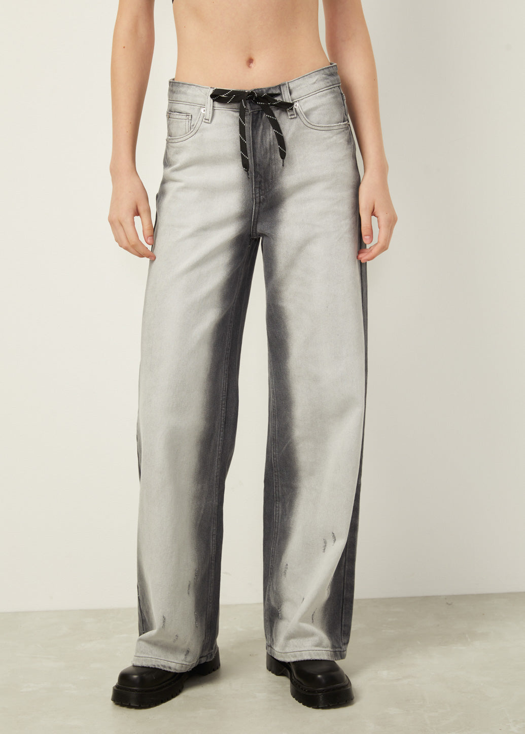 FADED BEGGY JEANS