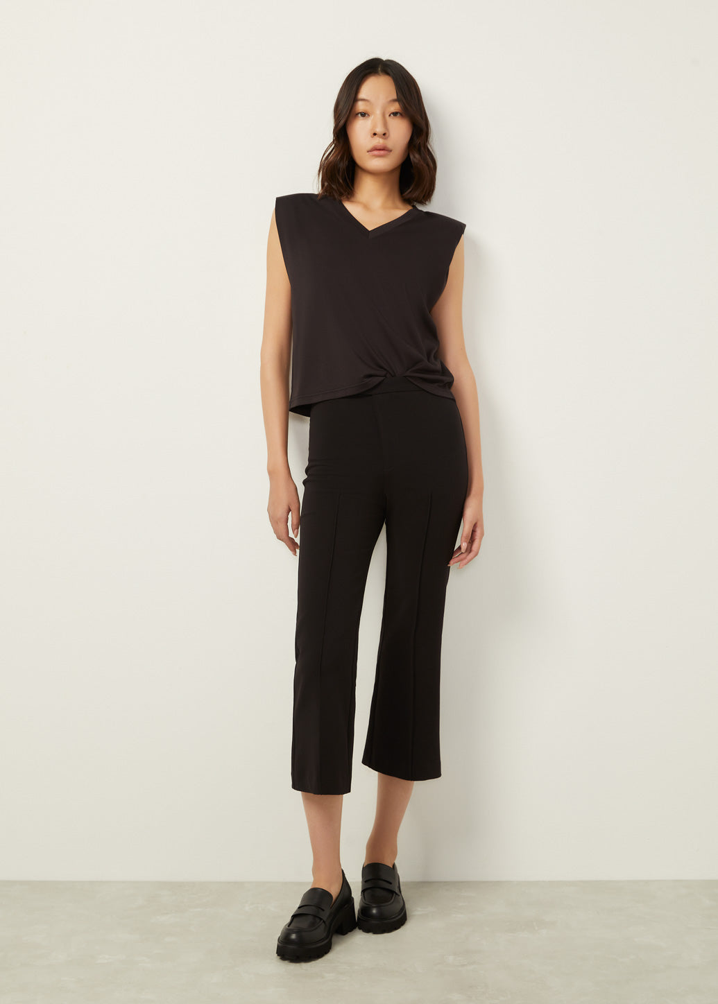 CLASSIC CROPPED FLARE PANTS