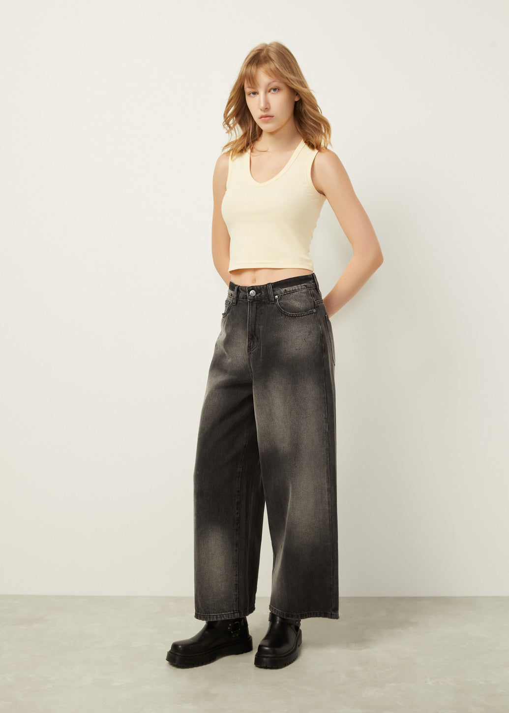 BASIC REGULAR FIT TANK TOP