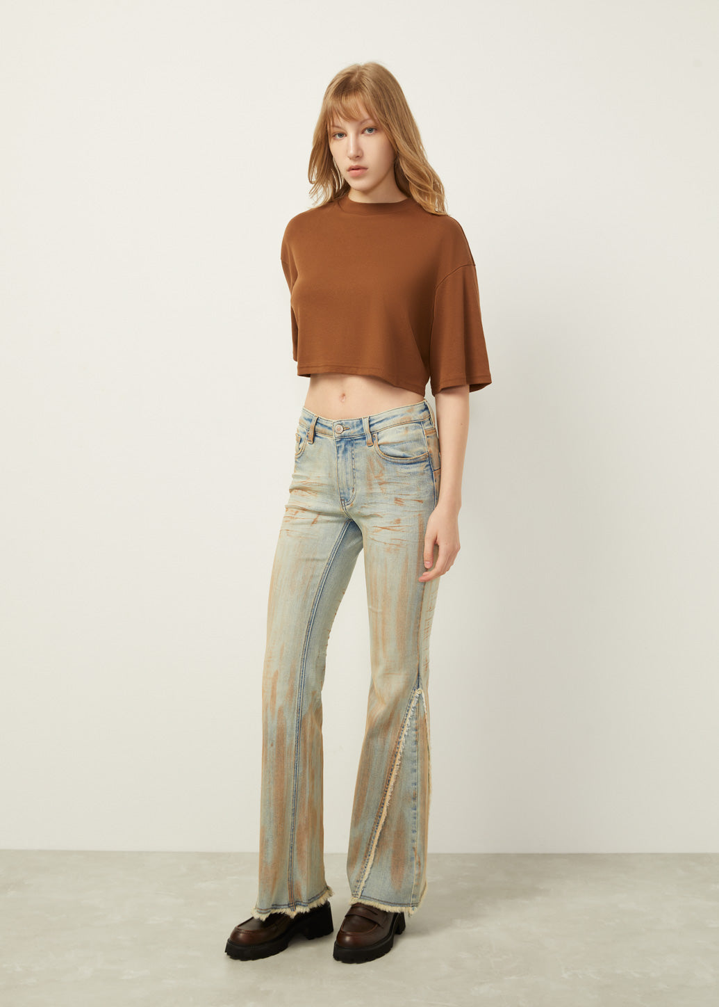 MOCK NECK CROPPED TEE