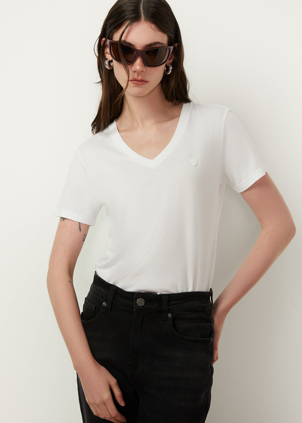 SYMBOLIC V-NECK TEE - CPS Chaps Official Store