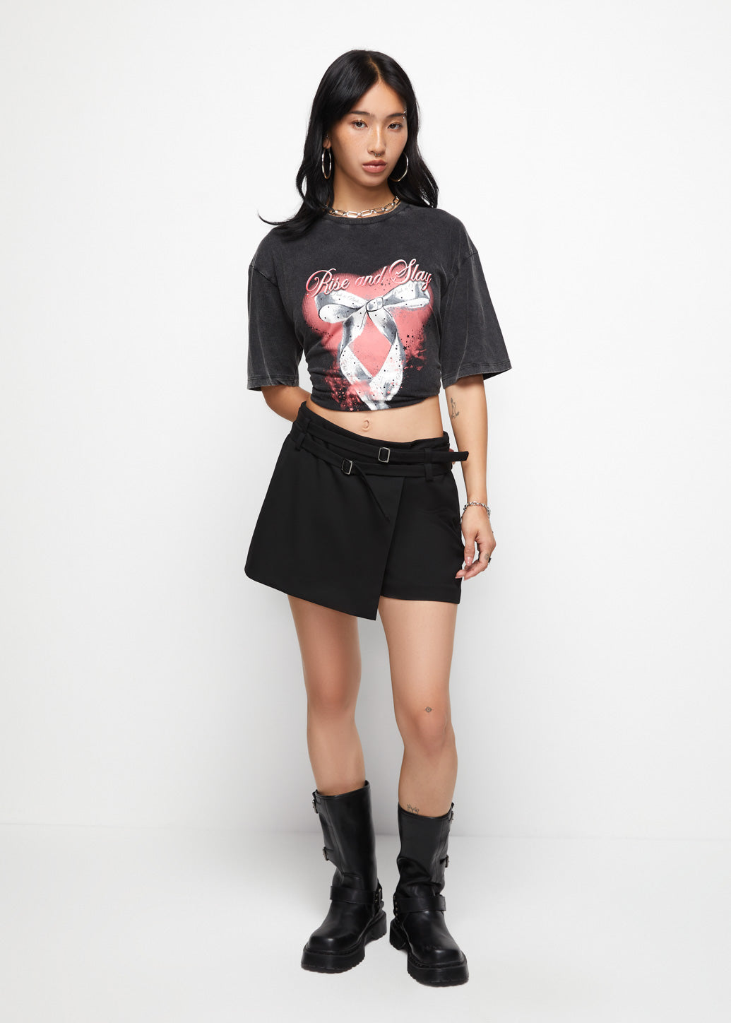 RIBBON TIE GRAPHIC TEE