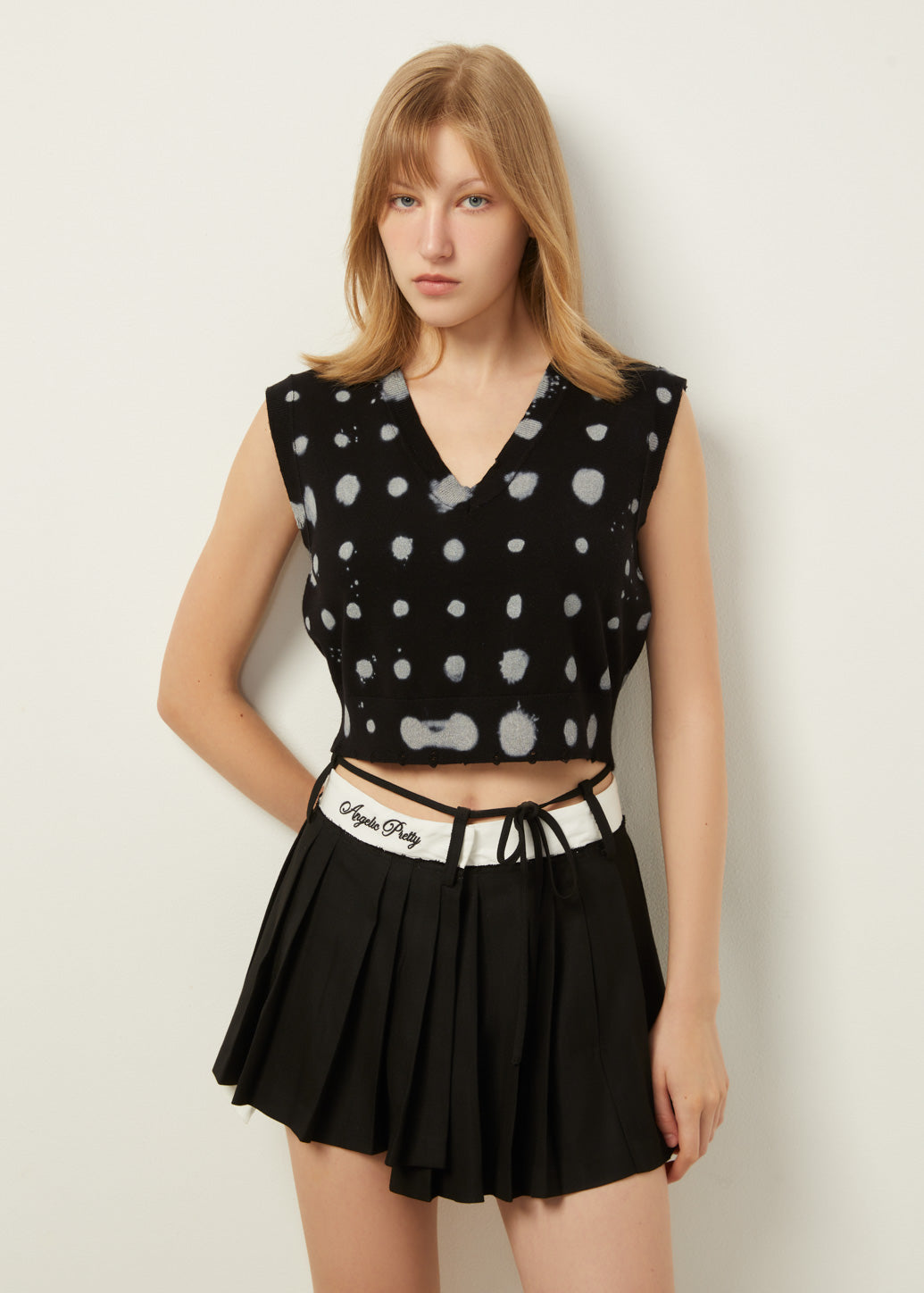 POLKA DOT SLEEVELESS SWEATER