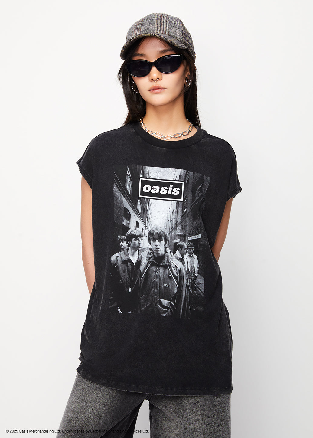 SLEEVELESS OASIS GRAPHIC TEE