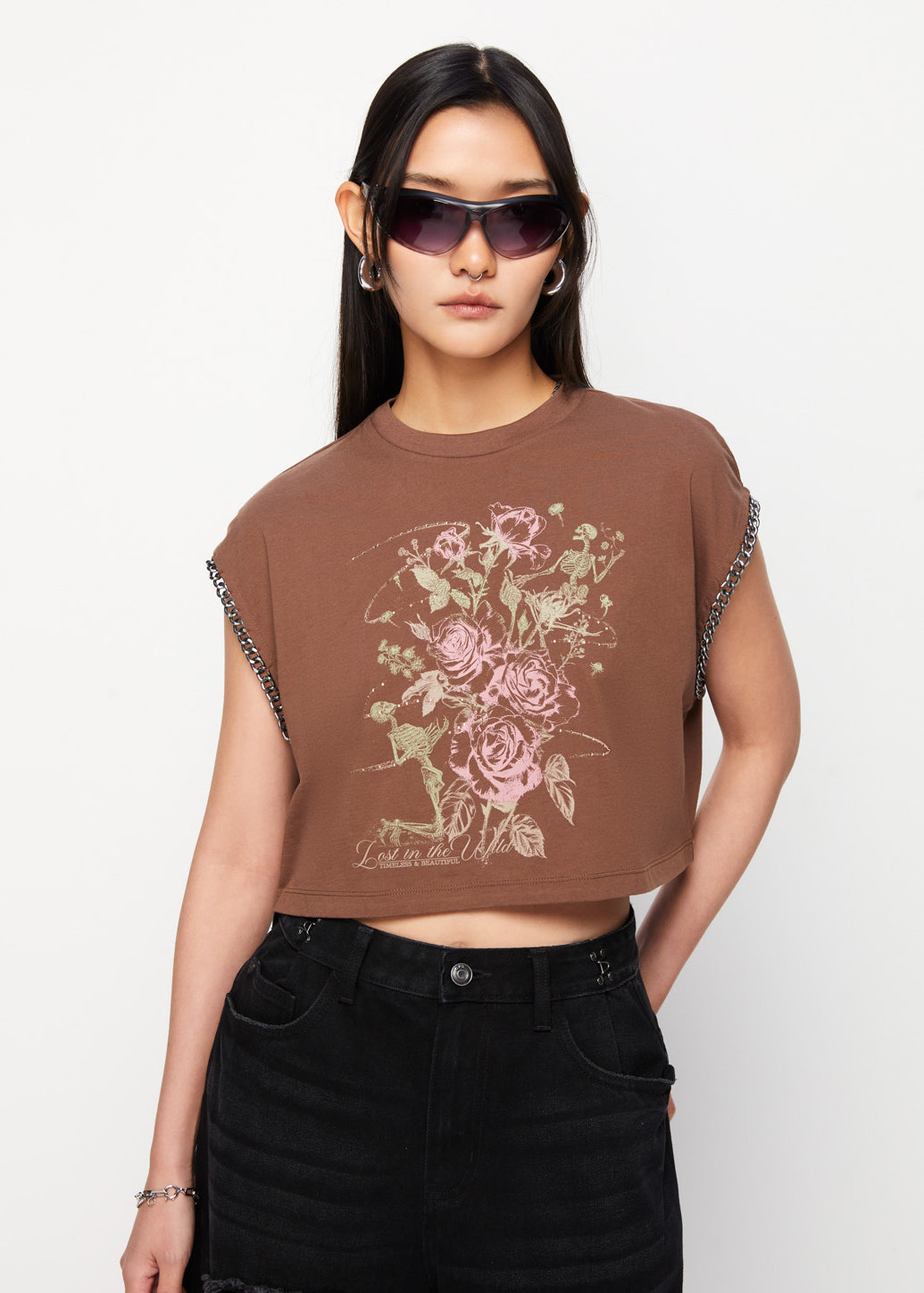 CHAIN SLEEVELESS GRAPHIC TEE