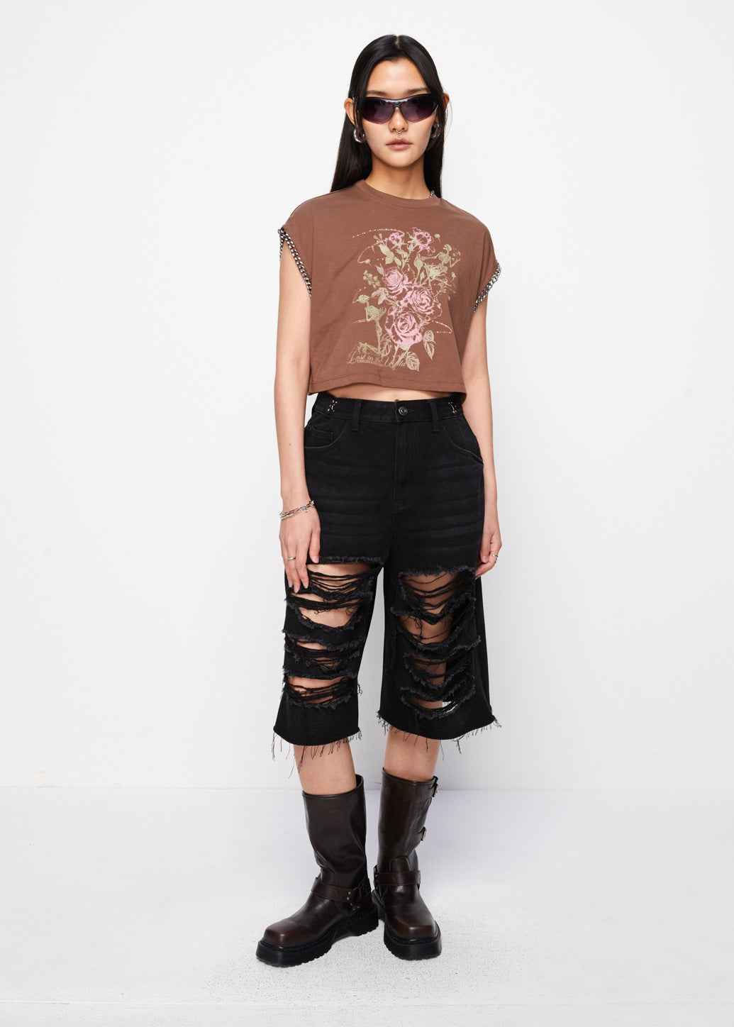 CHAIN SLEEVELESS GRAPHIC TEE