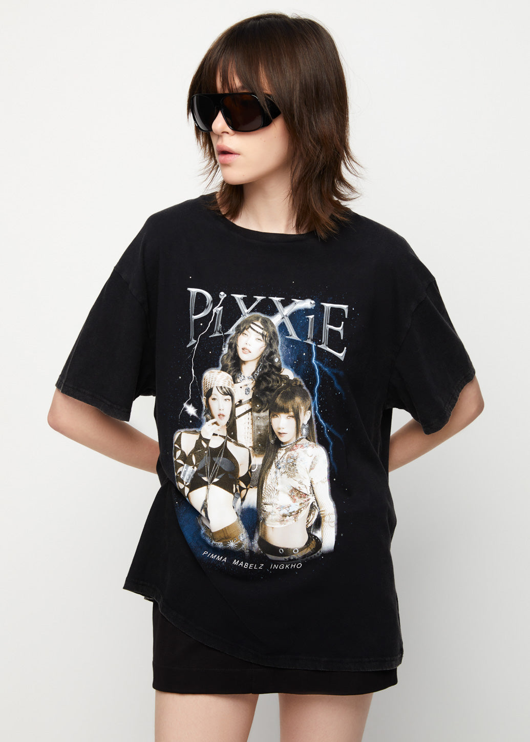 PIXXIE GRAPHIC TEE