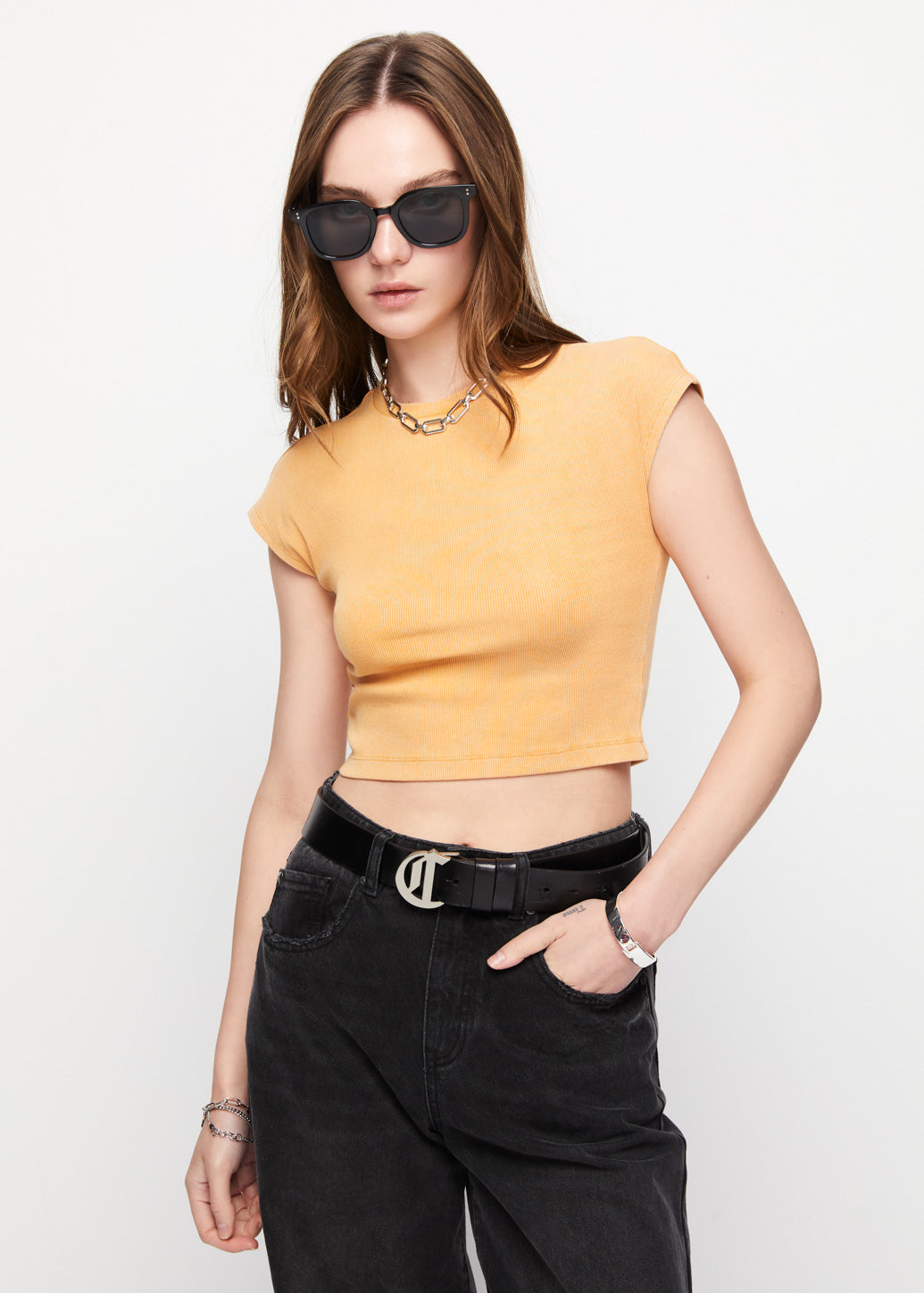 REGULAR FIT SLEEVELESS TOP