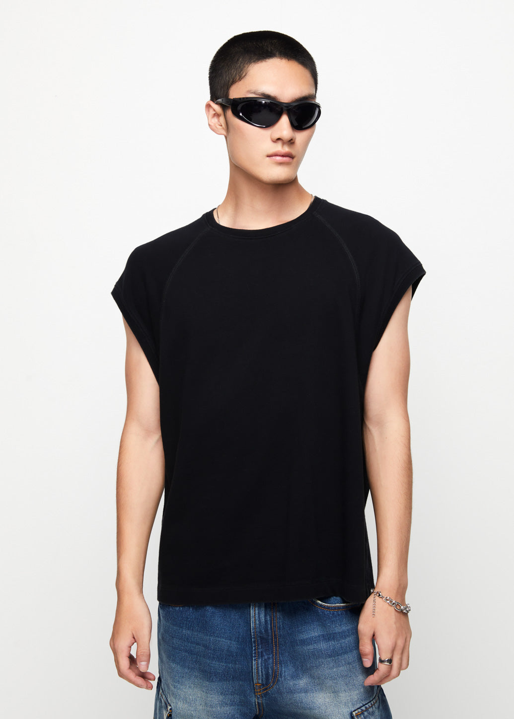 EXPOSED SEAM SLEEVELESS TOP