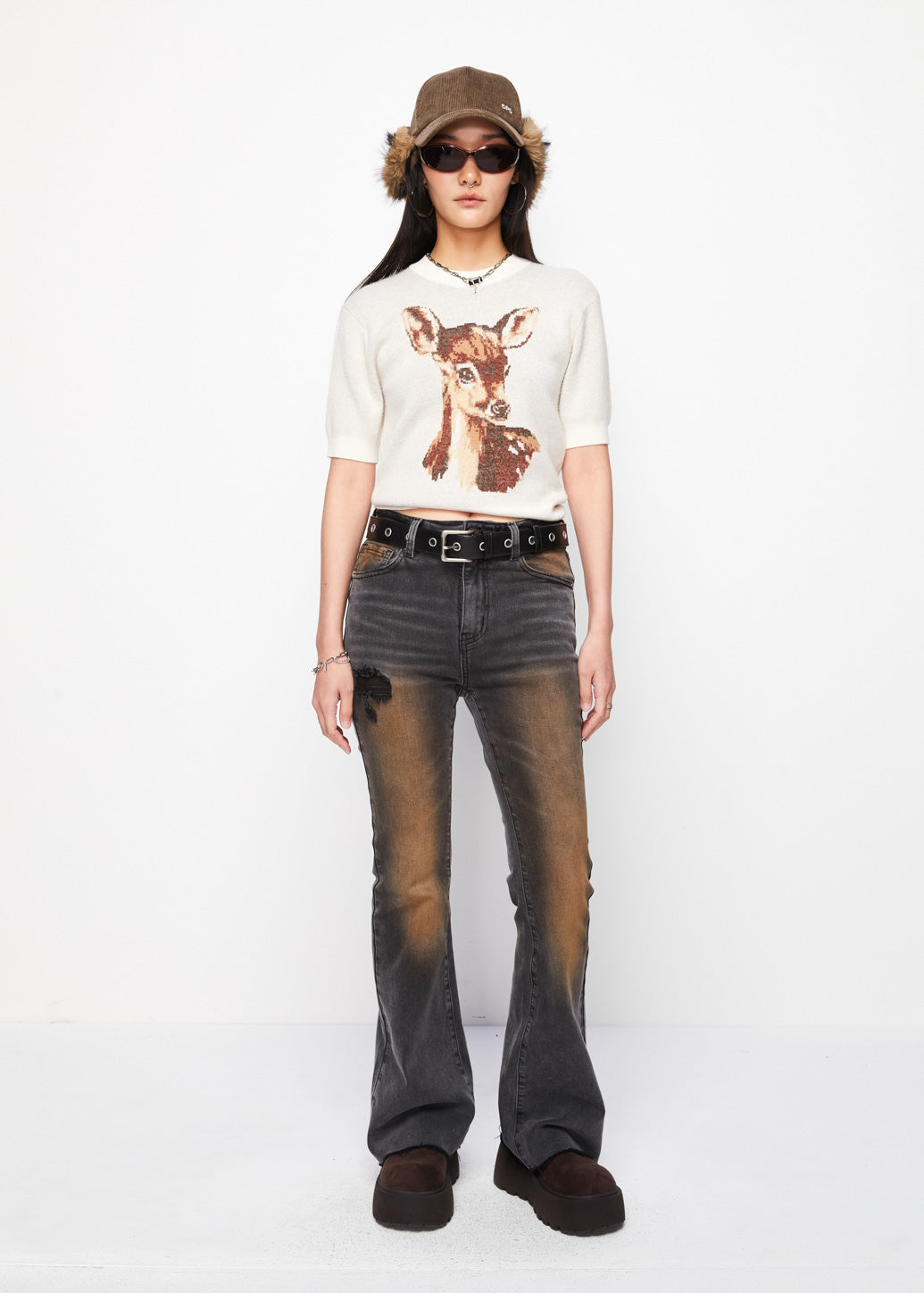 DEER ARTWORK PRINTED SWEATER