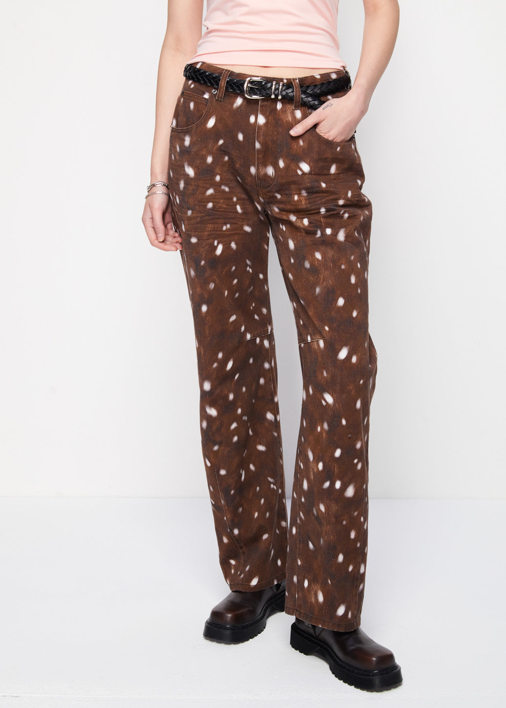 DEER PRINTED BARREL PANTS