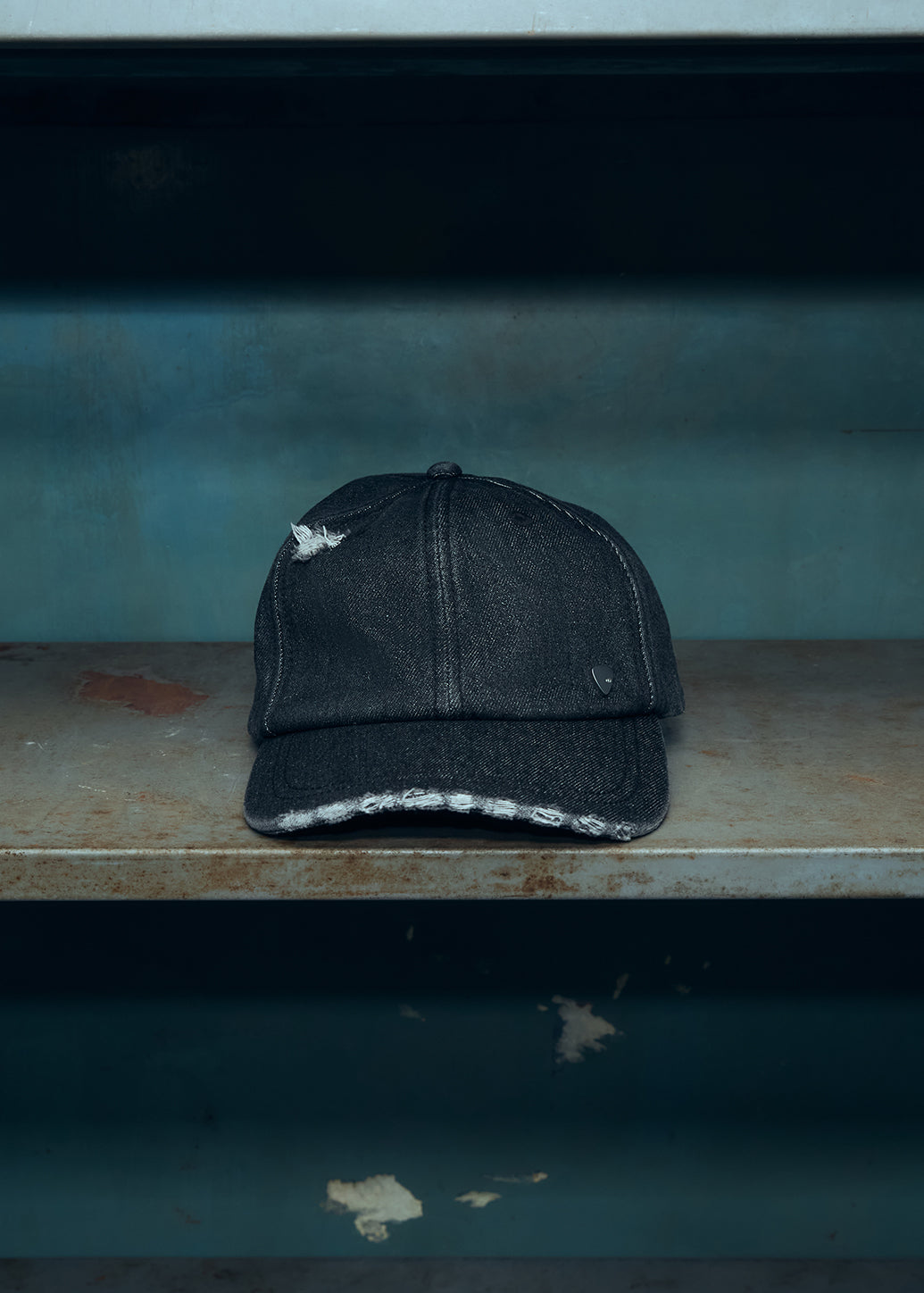 BLACK DESTROYED CAP