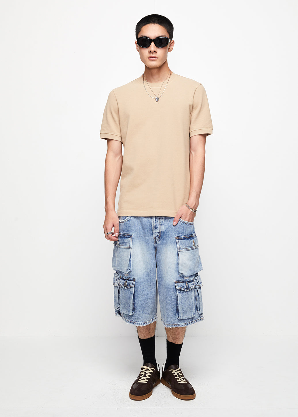 MULTI POCKET CARGO JEANS SHORTS