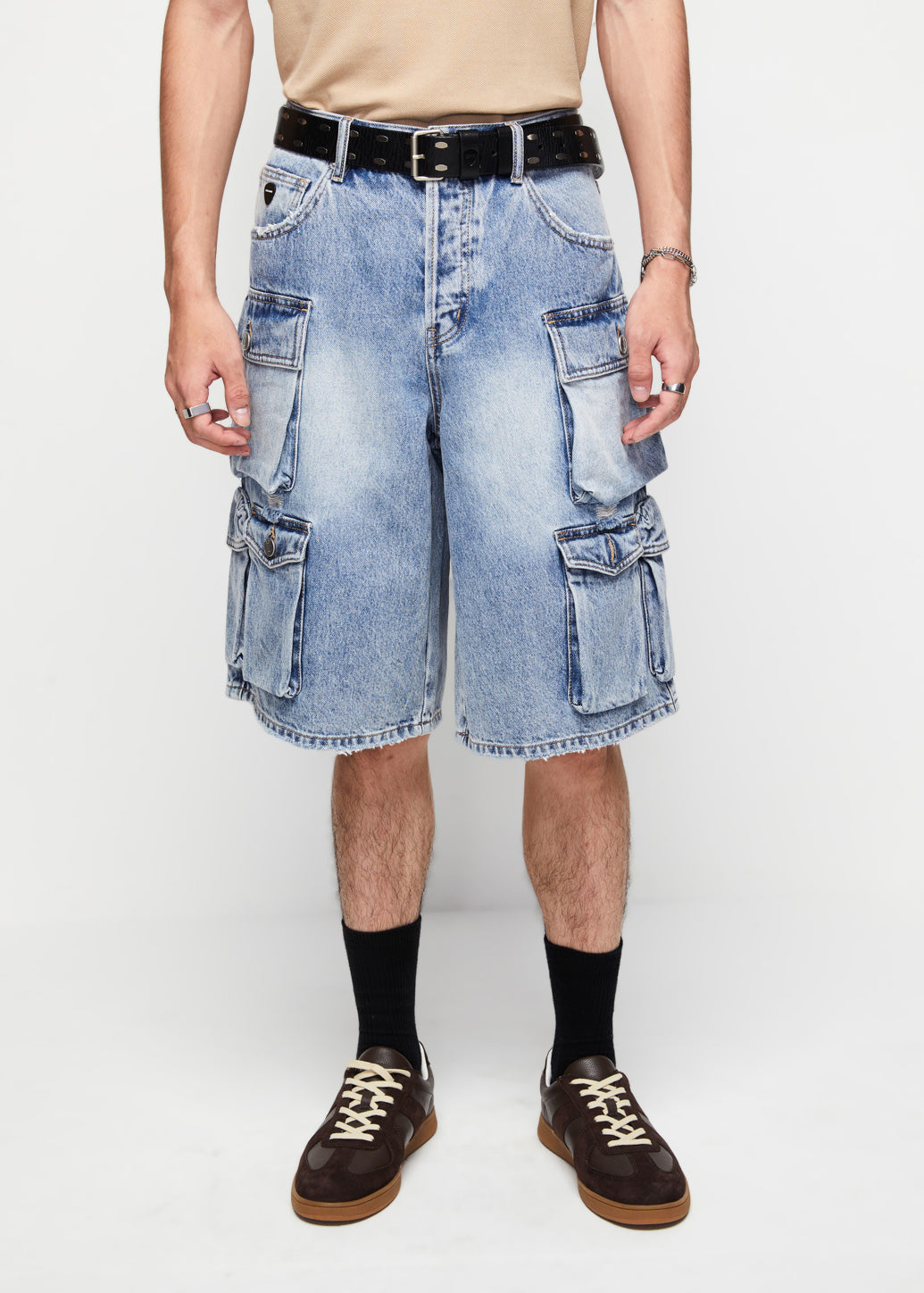 MULTI POCKET CARGO JEANS SHORTS