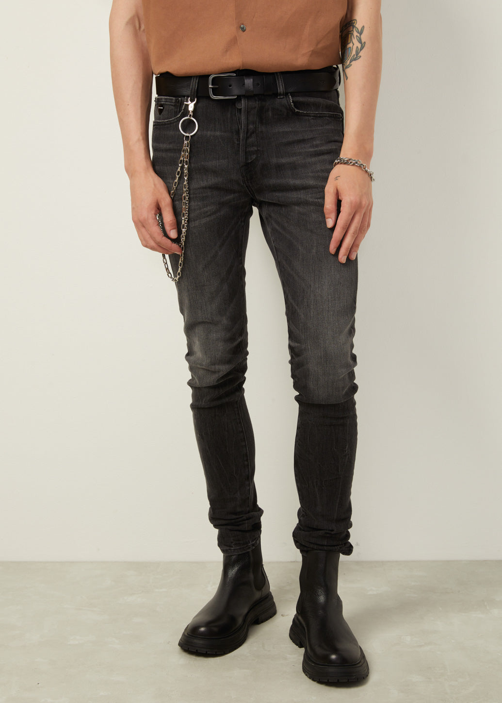 CLASSIC BLACK SUPER SKINNY JEANS