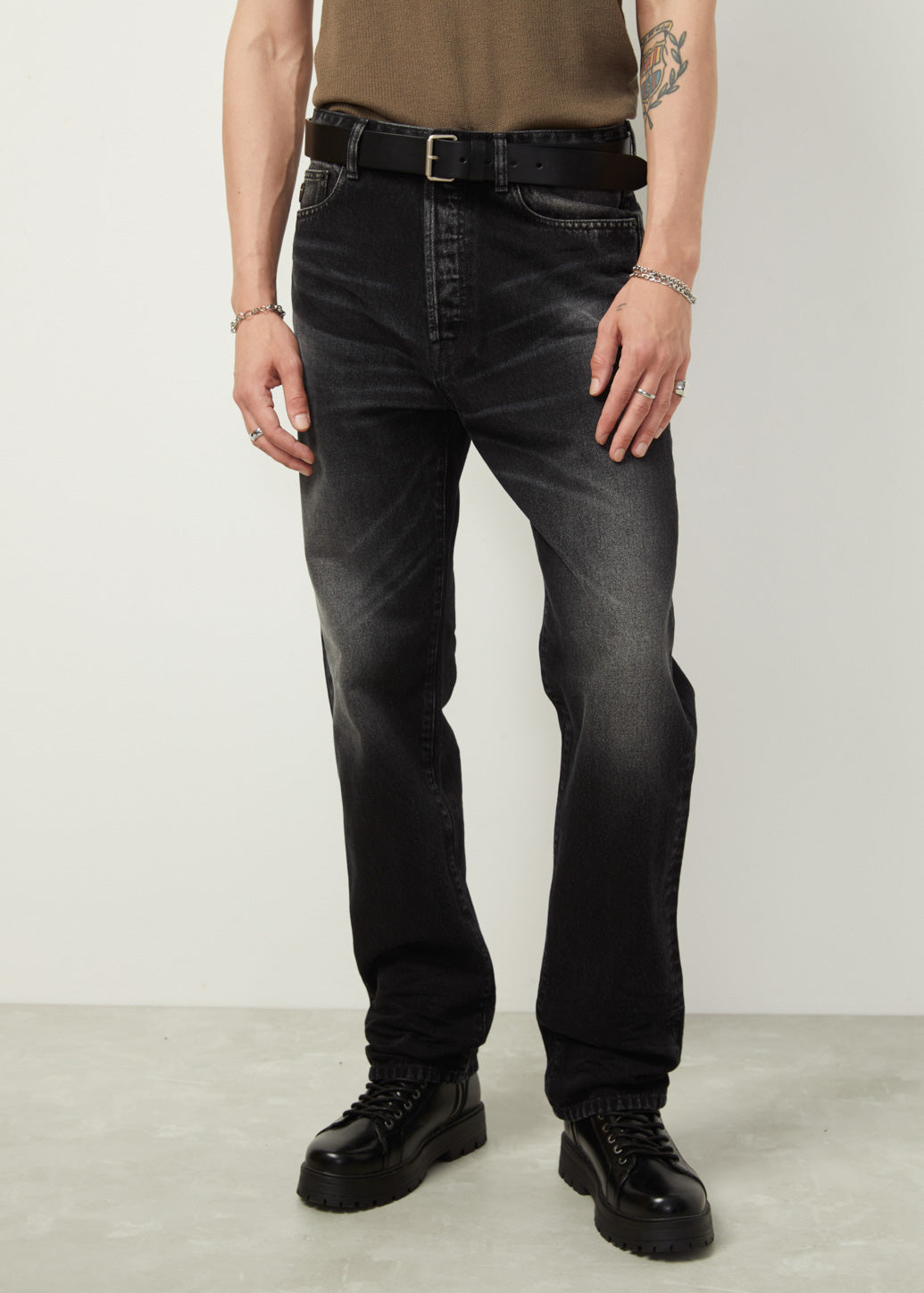 FADED STRAIGHT LEG JEANS