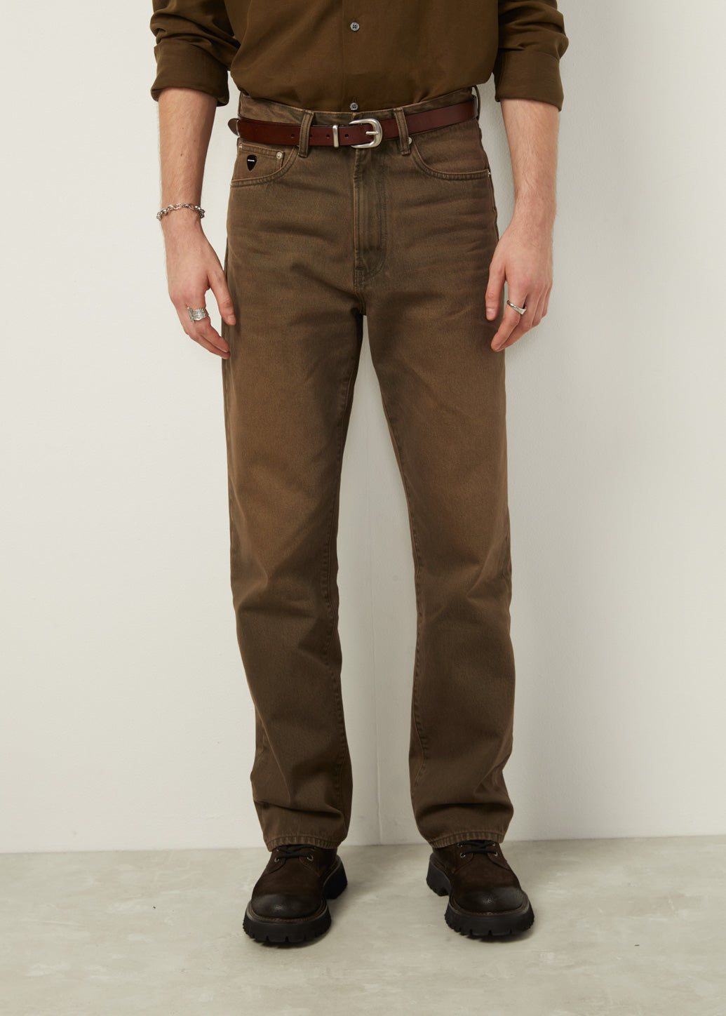CLASSIC BROWN JEANS