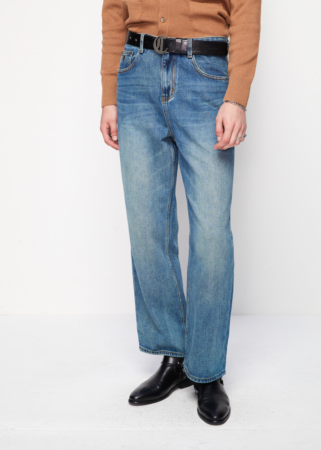 SIGNATURE STRAIGHT LEG JEANS