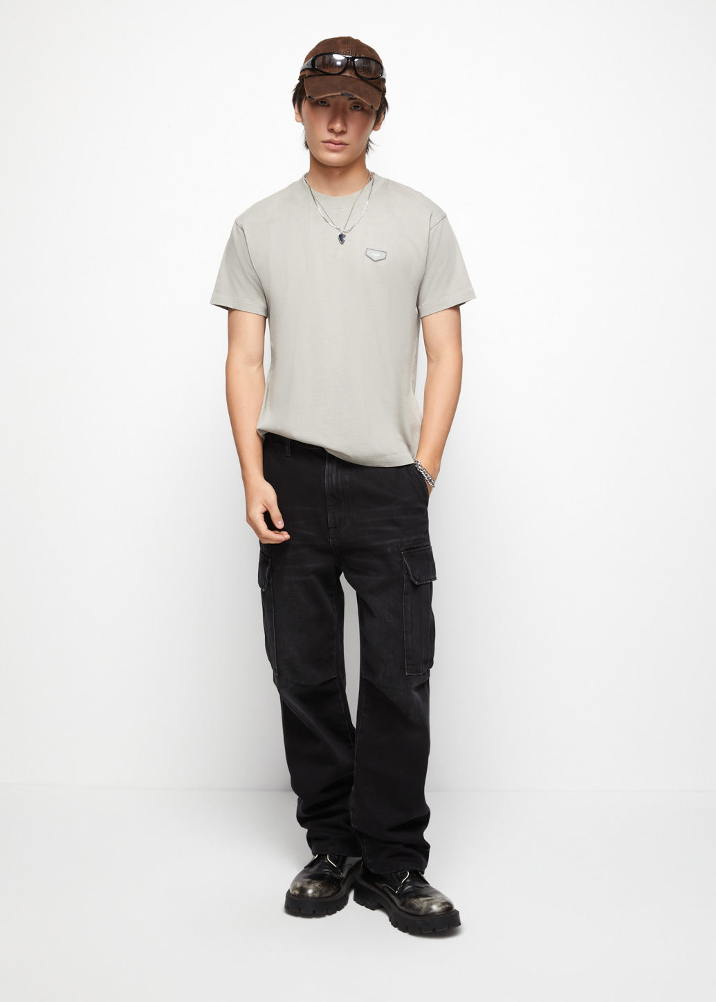 SIGNATURE GOLD EDITION LOGO TEE IN LIGHT GREY