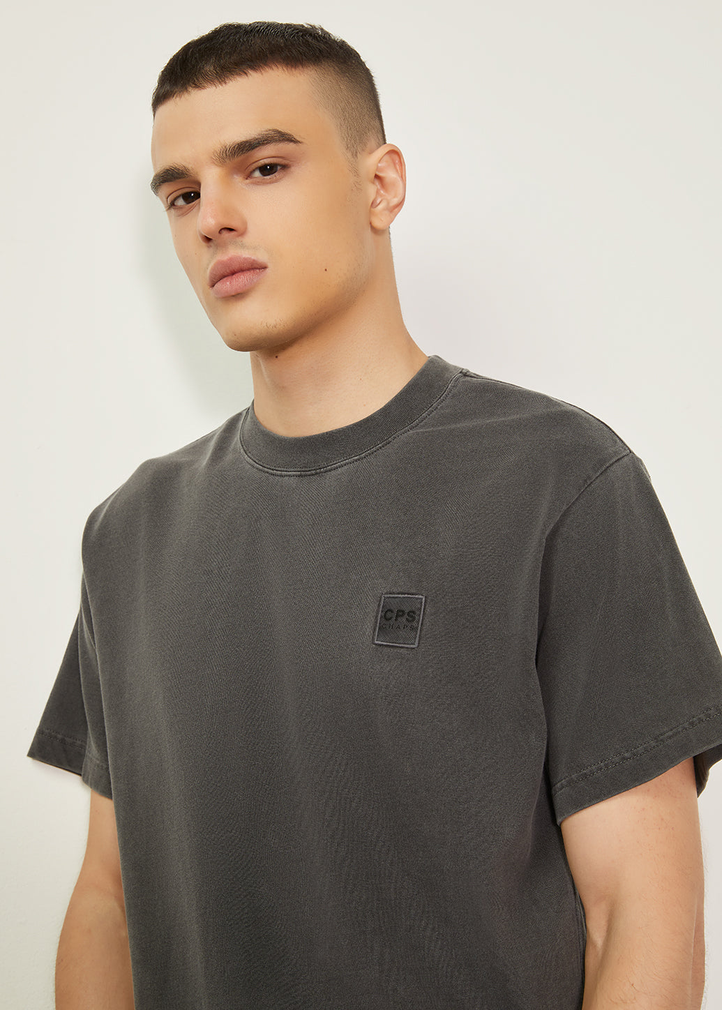 BLACK LOOSE FIT TEE