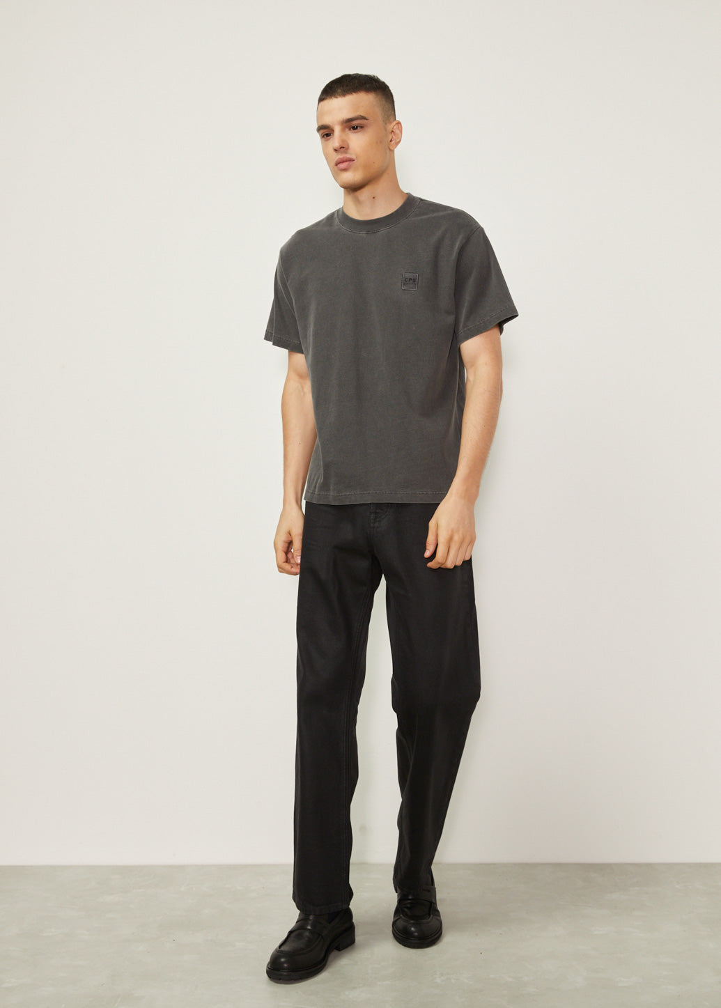BLACK LOOSE FIT TEE