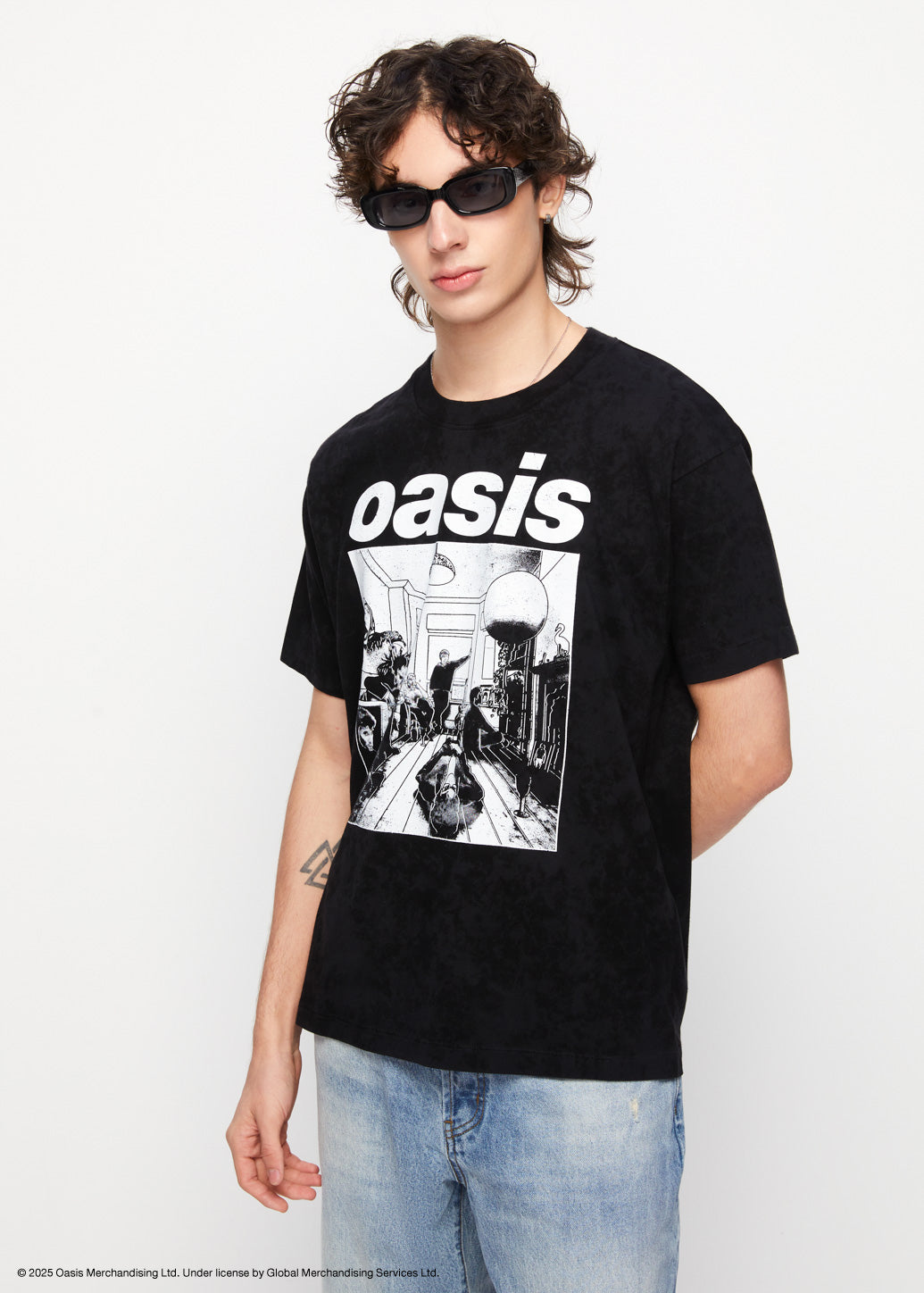OASIS "DEFINITELY MAYBE" GRAPHIC TEE
