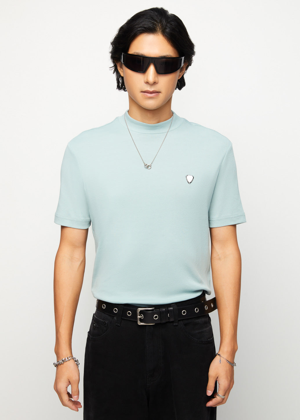 MOCK NECK SIGNATURE TEE