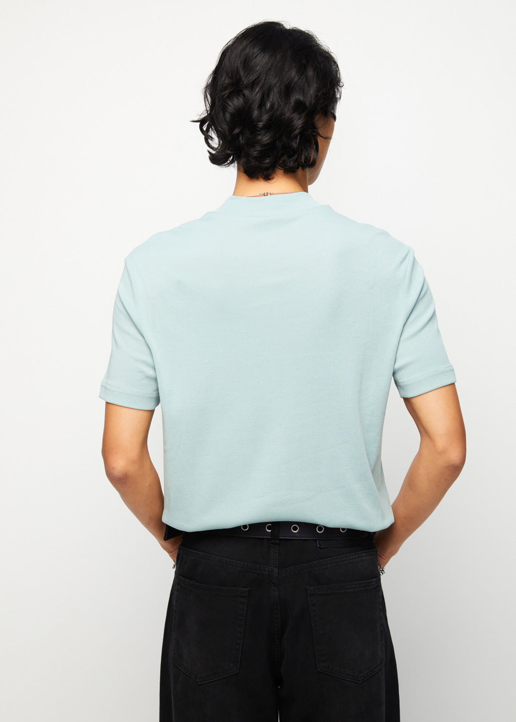 MOCK NECK SIGNATURE TEE