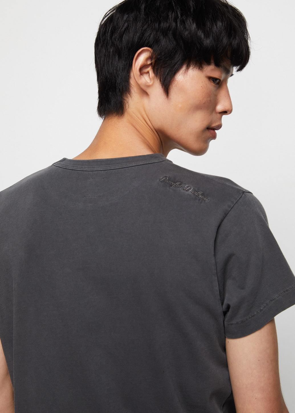 LOGO BROOCH GRAPHIC TEE Black / XL