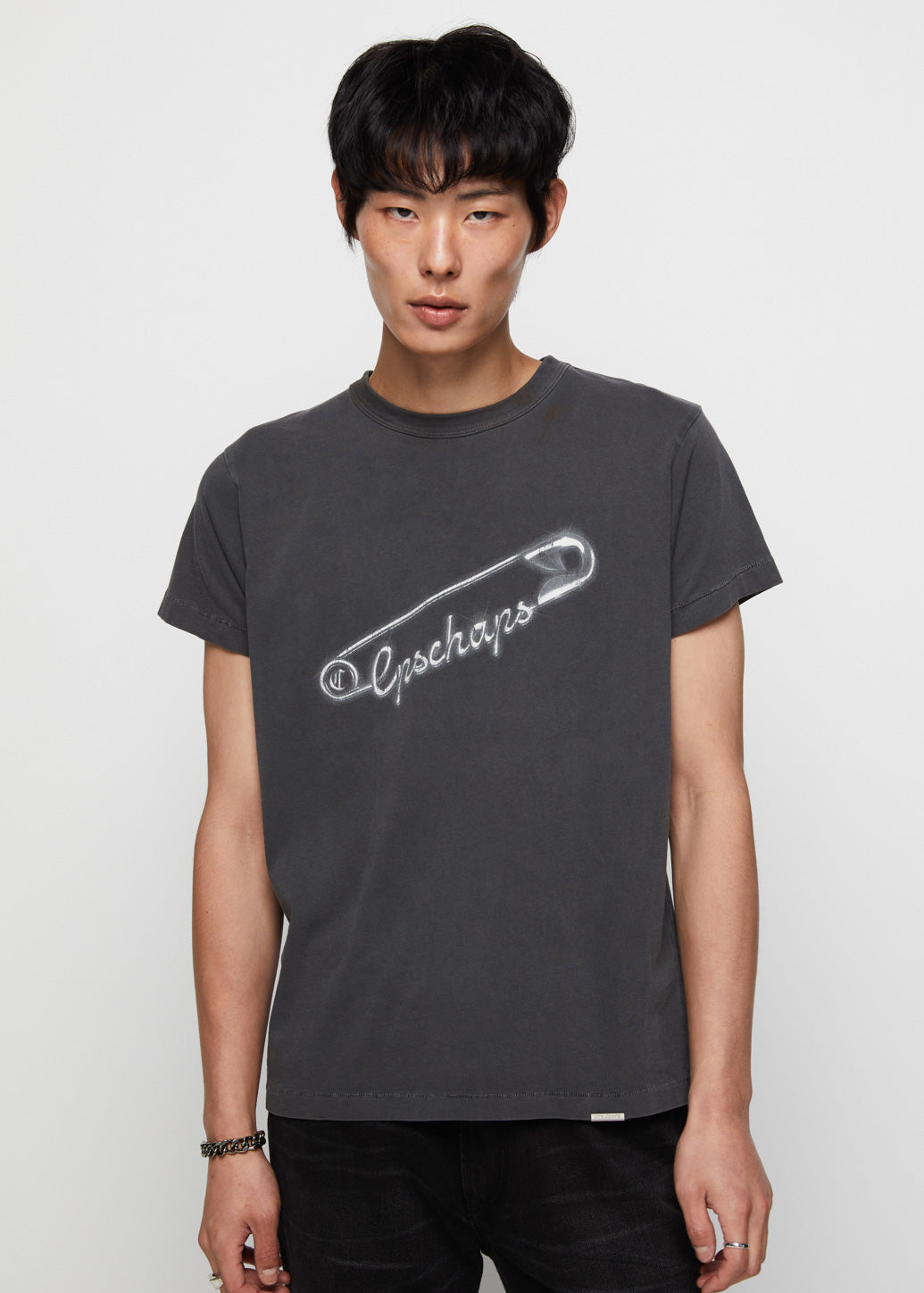 LOGO BROOCH GRAPHIC TEE Black / XL