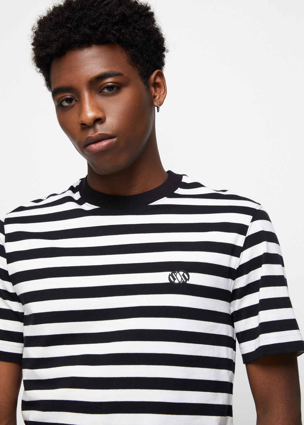 STRIPE LOGO EMBROIDERY TEE