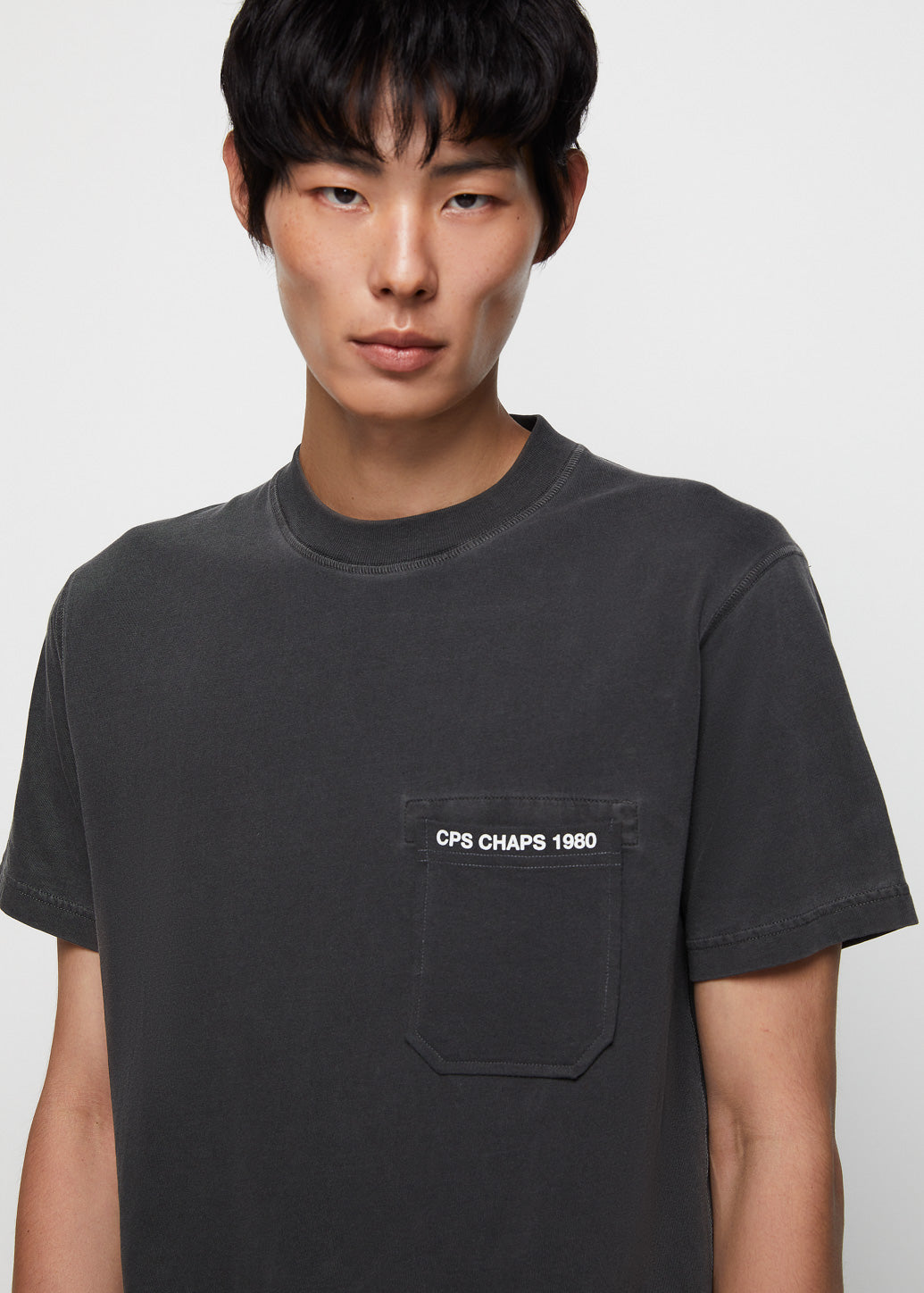 EMBROIDERED CHEST POCKET TEE