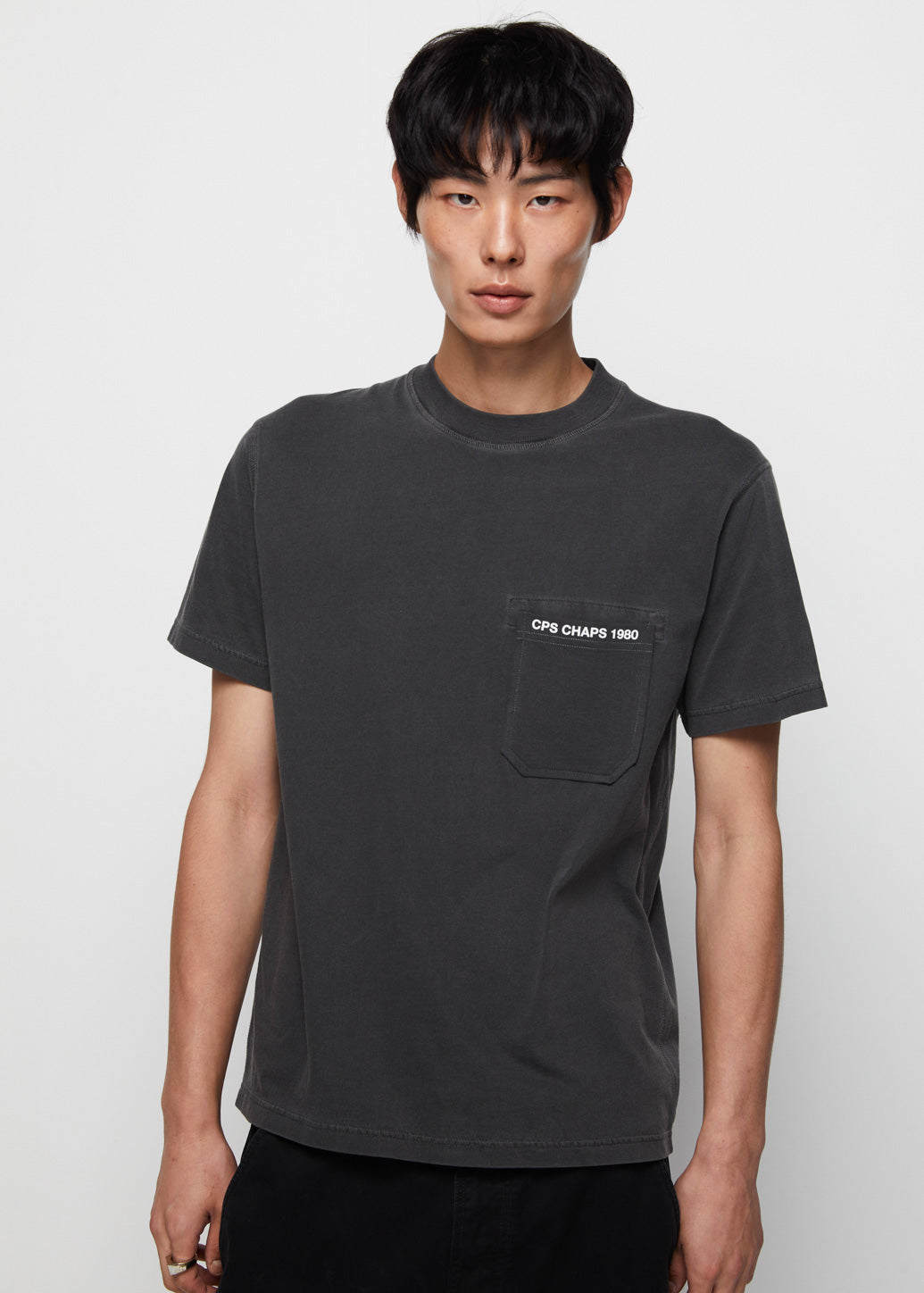 EMBROIDERED CHEST POCKET TEE