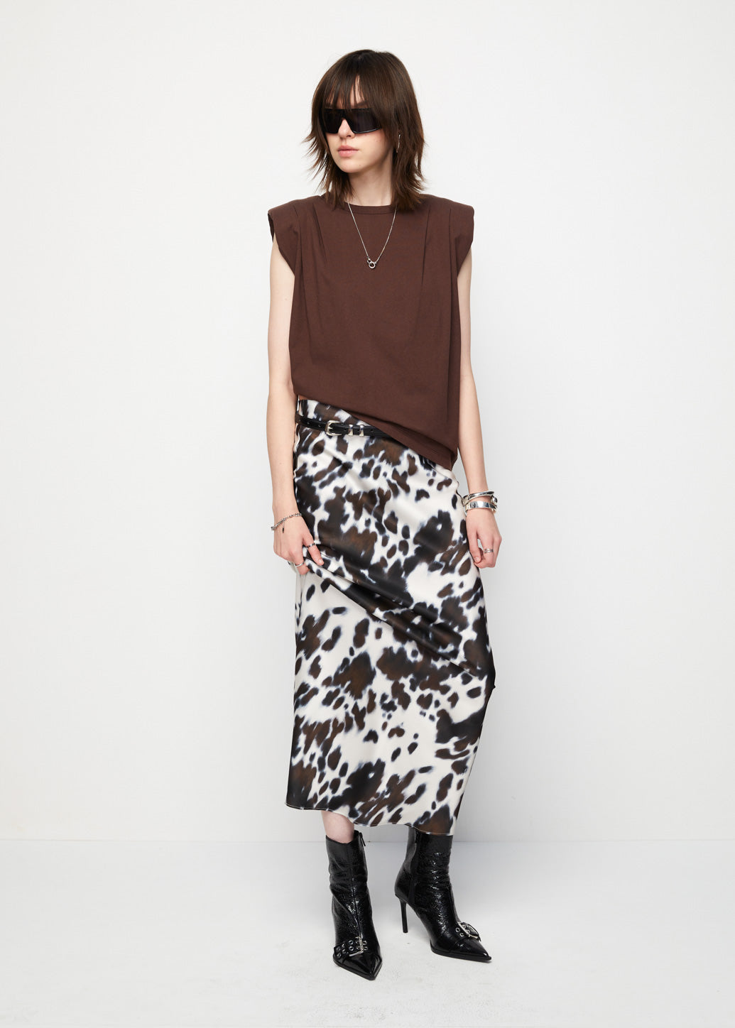 SHOULDER PADDED SLEEVELESS TOP