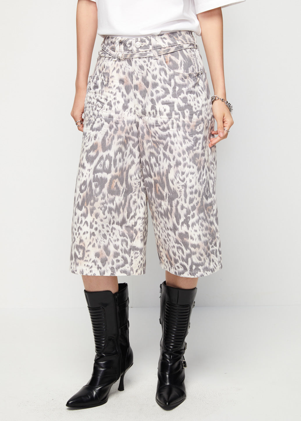 ANIMAL PRINTED JORTS