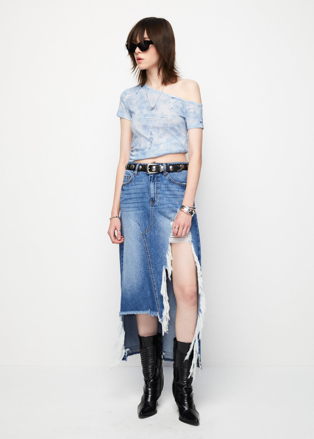 ASYMMETRIC ONE-SHOULDER TEE