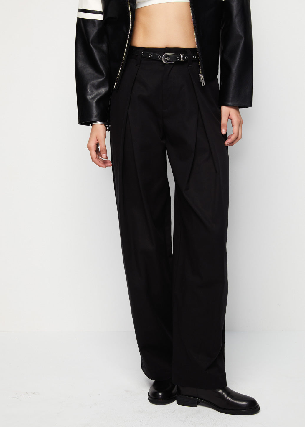 WIDE-LEG SLACK PANTS