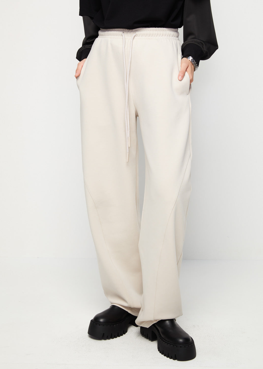 BARREL LEG SWEATPANTS