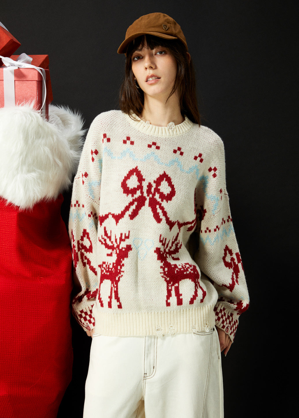 DISTRESSED CHRISTMAS SWEATER