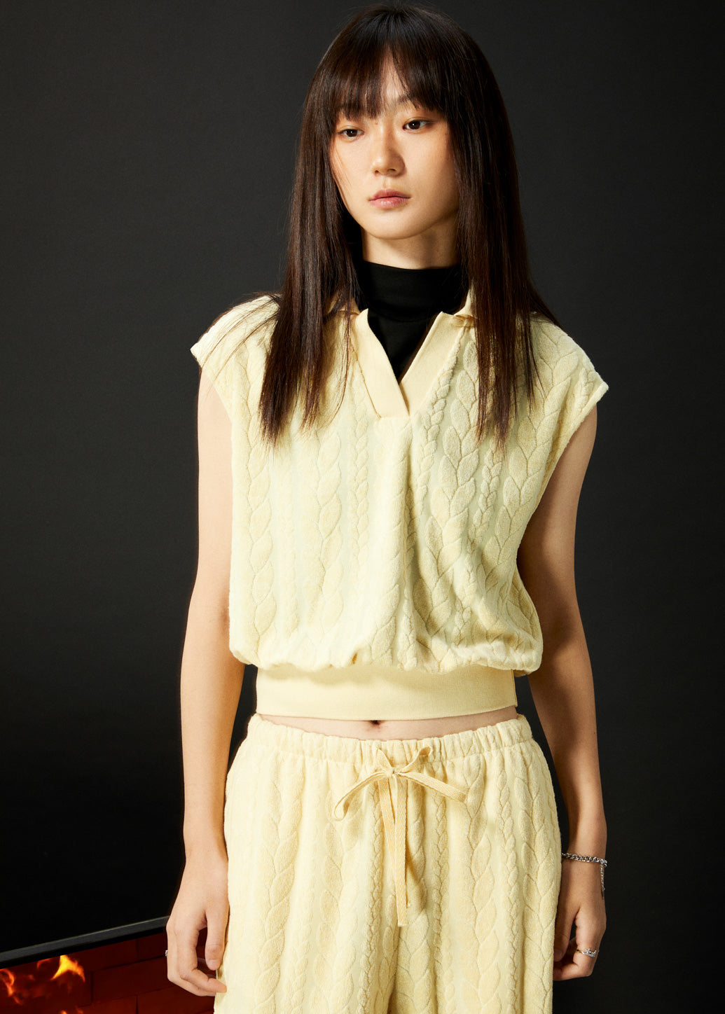 CABLE KNIT TEXTURED SLEEVELESS TOP